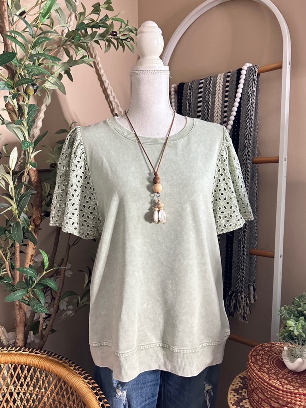 Jane & Delancey NWT Sage Green Eyelet Flutter Sleeve Sweatshirt Top Boho Cottage